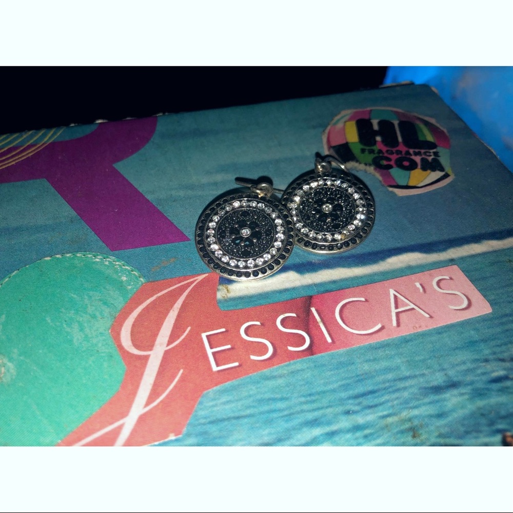Circle B&W Earrings!!
